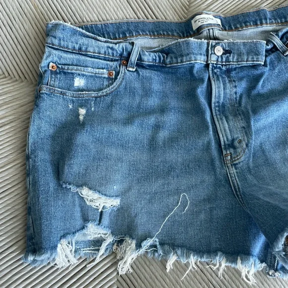 Abercrombie Mom Jean Shorts - Picture 4 of 5